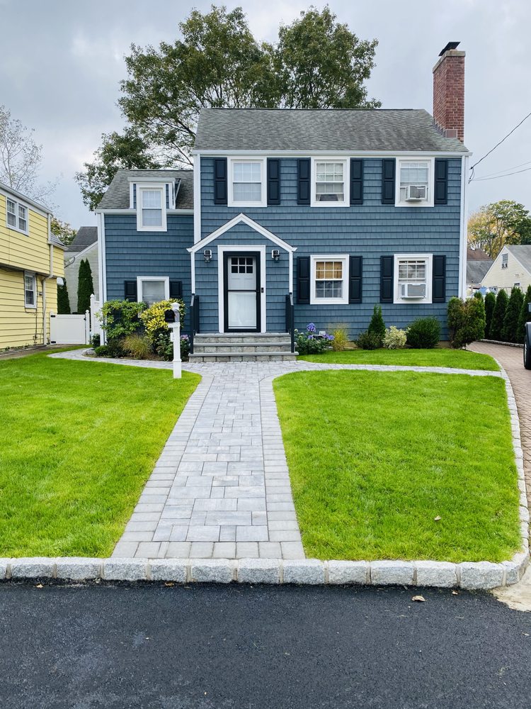 Sammy's Landscaping paved walkway and front yard masonry work