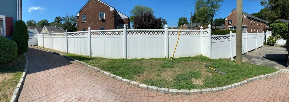 Sammy's Landscaping custom stone patio and retaining wall